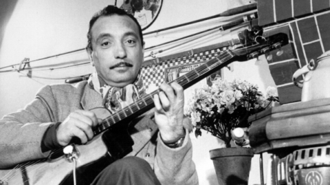 PHOTO Django Reinhardt (23 January 1910 – 16 May 1953) jazz guitarist